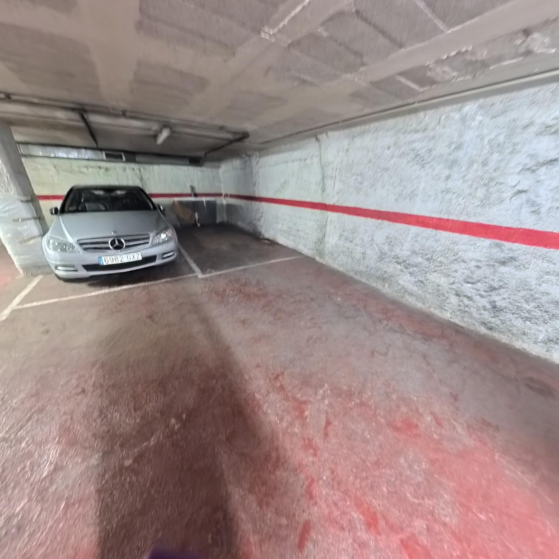 Se vende plaza de parking en la zona de Verdún